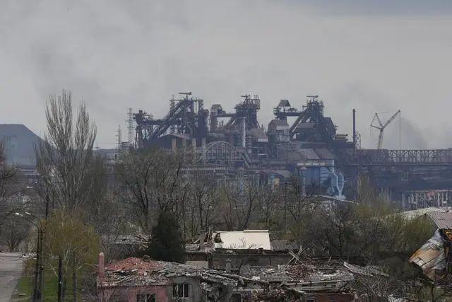 4月22日在马里乌波尔拍摄的亚速钢铁厂