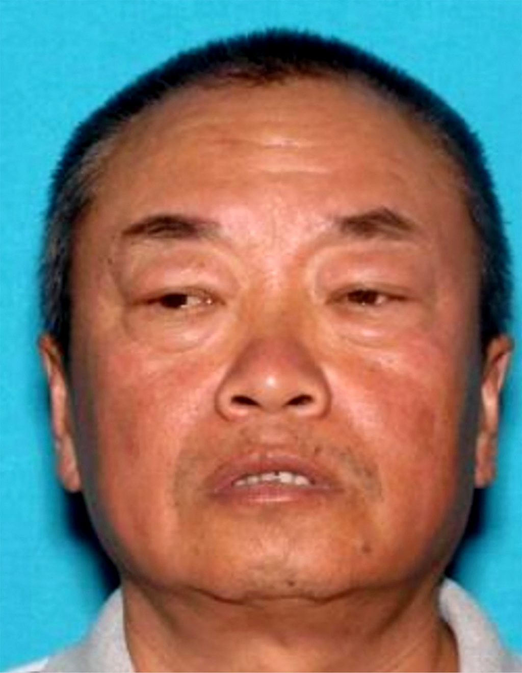 66岁华人凶嫌赵春利（Zhao Chunli，音译）23日前往加州2处农场开枪，造成7死1伤，他随后被捕 ...
